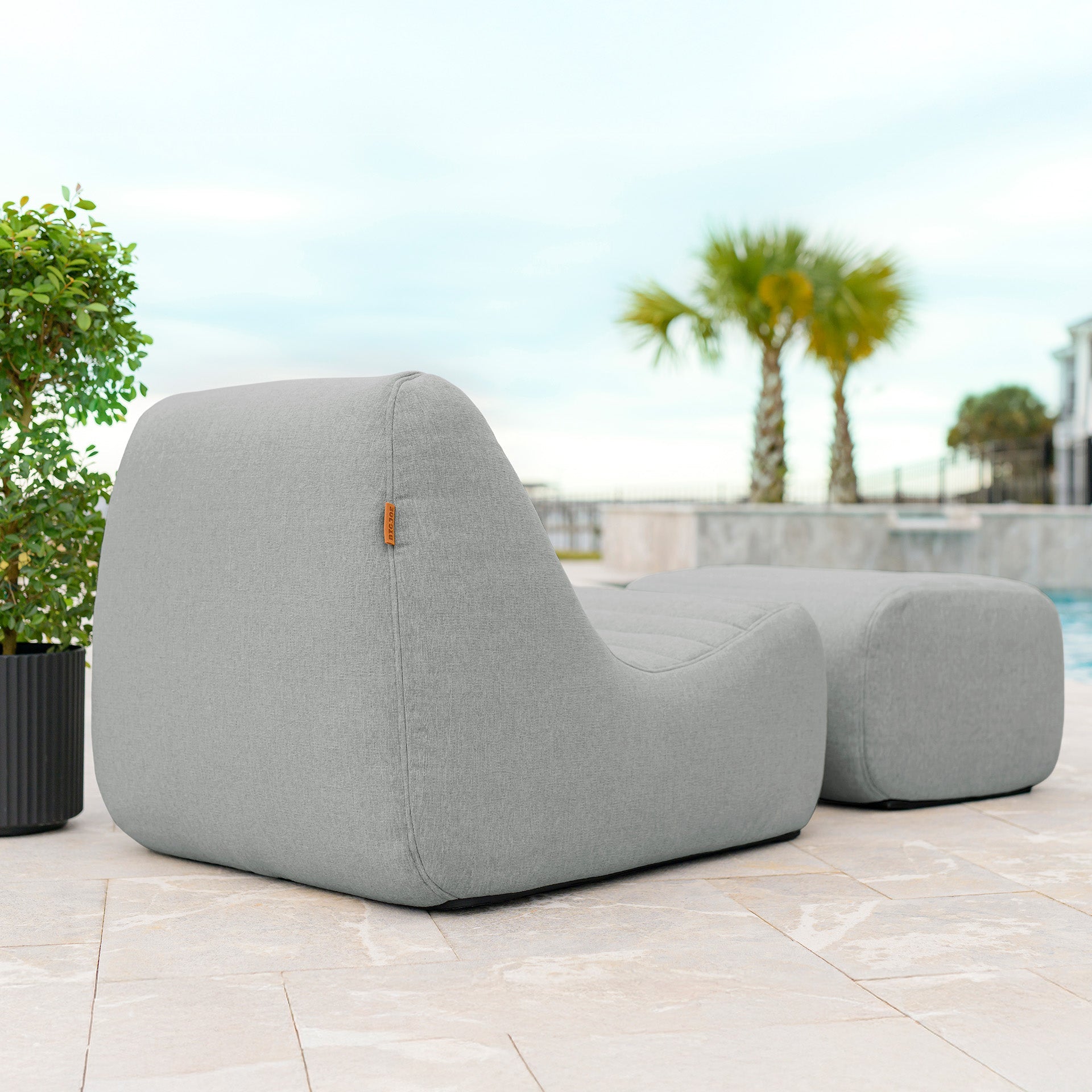 Solvana™ Outdoor Ottoman