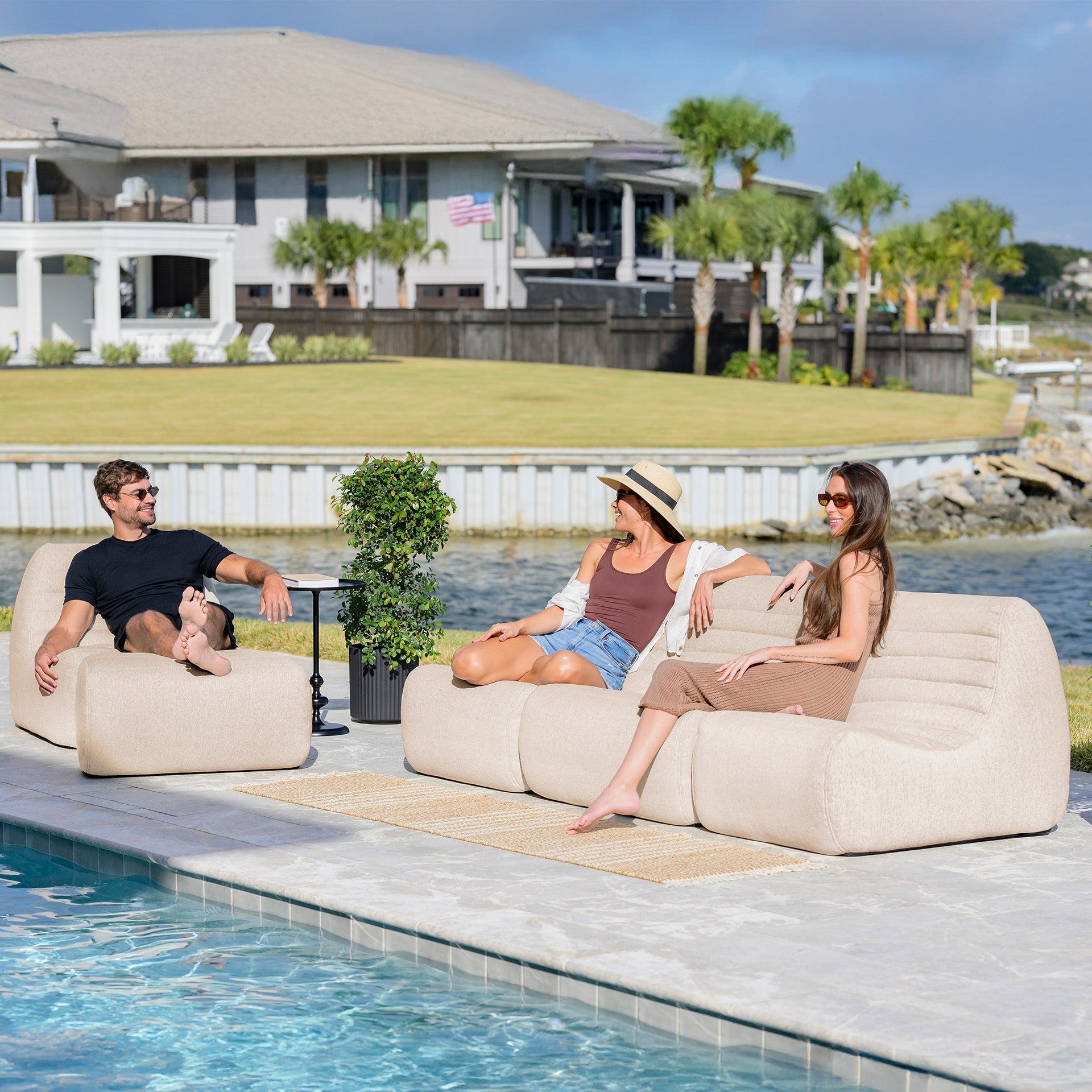 Solvana™ 5 Piece Outdoor Sectional Sofa
