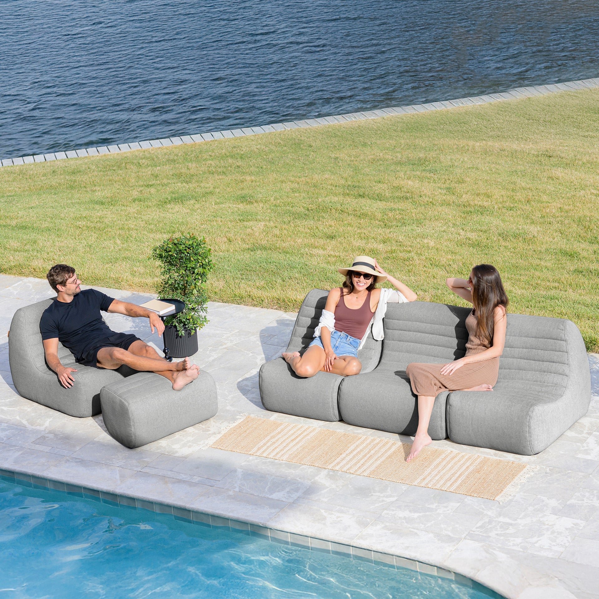 Solvana™ 5 Piece Outdoor Sectional Sofa